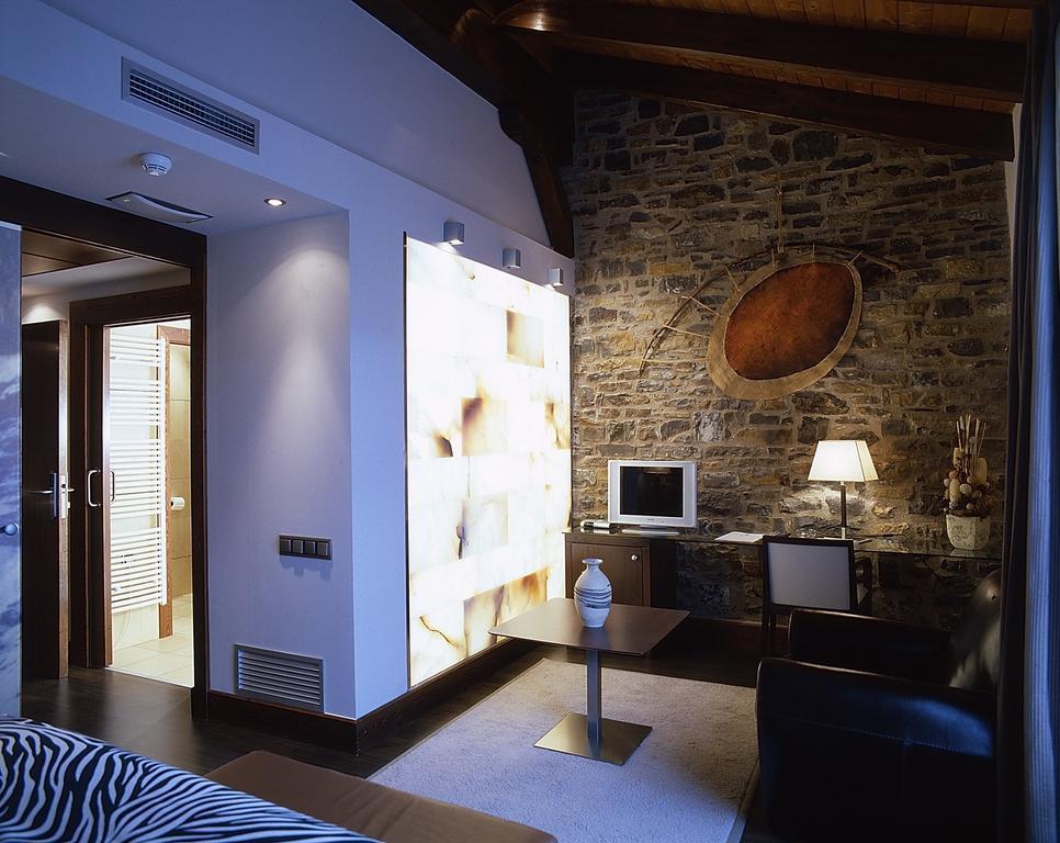 Los Siete Reyes Ainsa Room photo