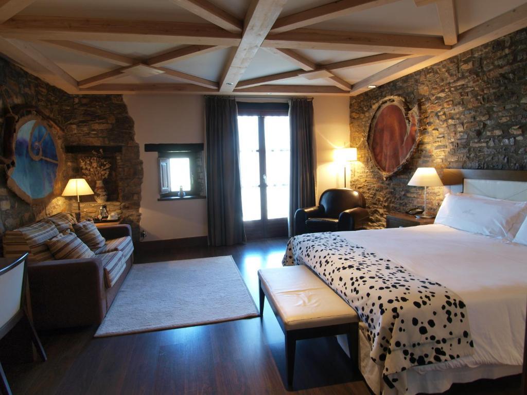 Los Siete Reyes Ainsa Room photo